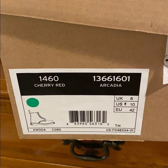 BRAND NEW Dr. MartensCheery Red AirWair - Picture 3 of 3